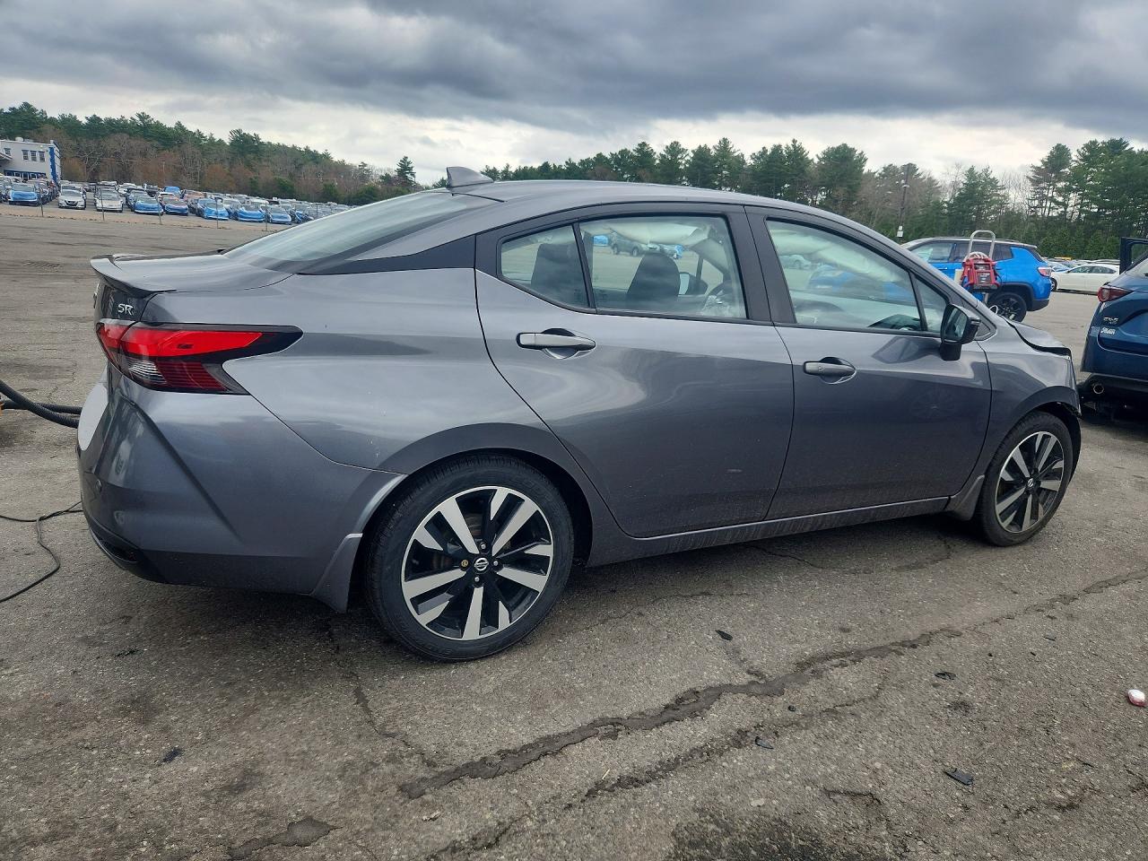 2021 NISSAN VERSA SR photo 5