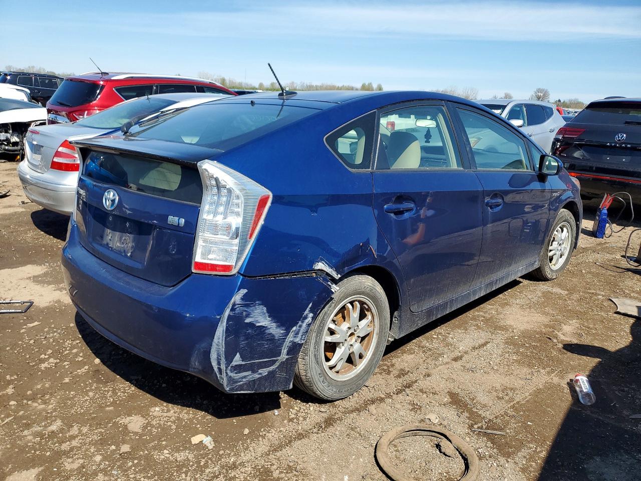 2011 TOYOTA PRIUS TWO photo 7