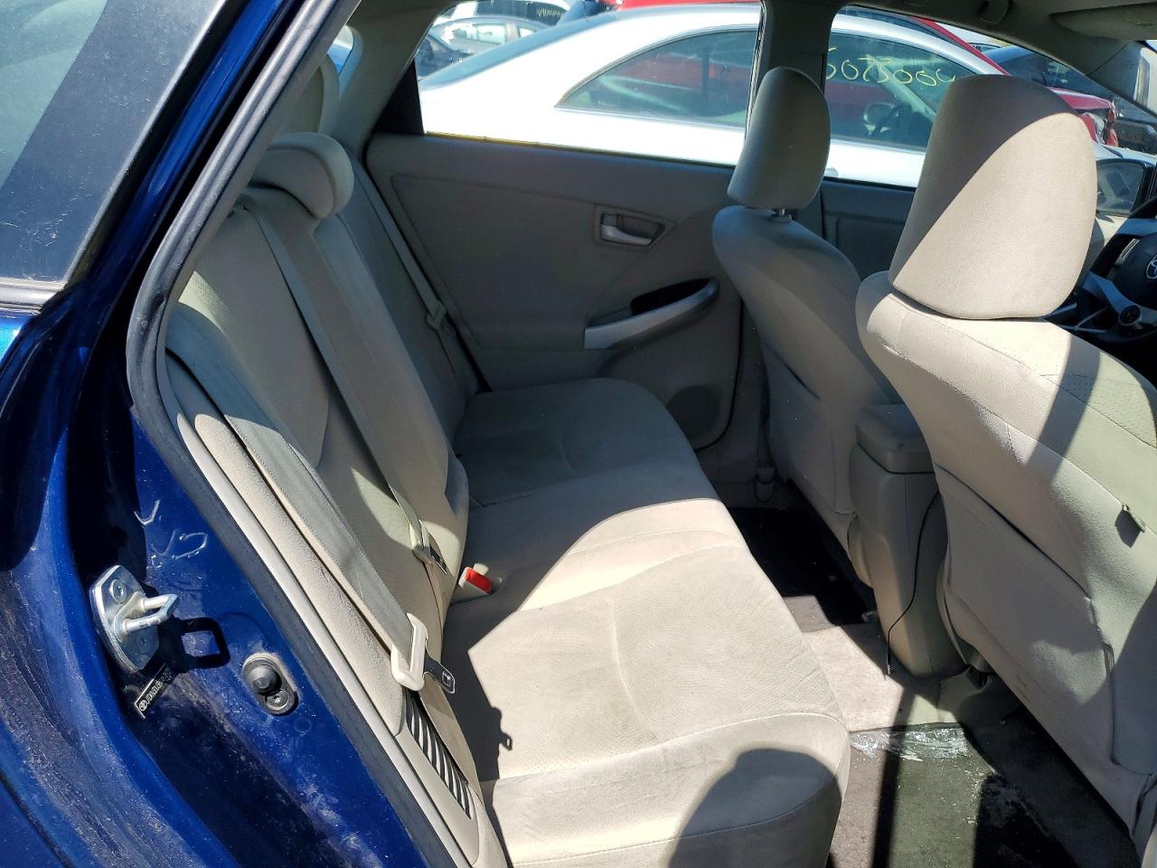 2011 TOYOTA PRIUS TWO photo 28