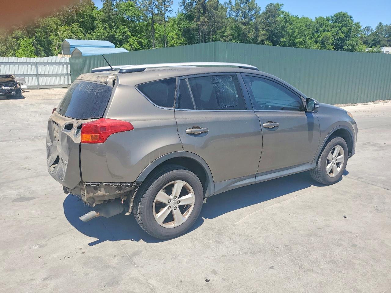 2013 TOYOTA RAV4 XLE photo 5