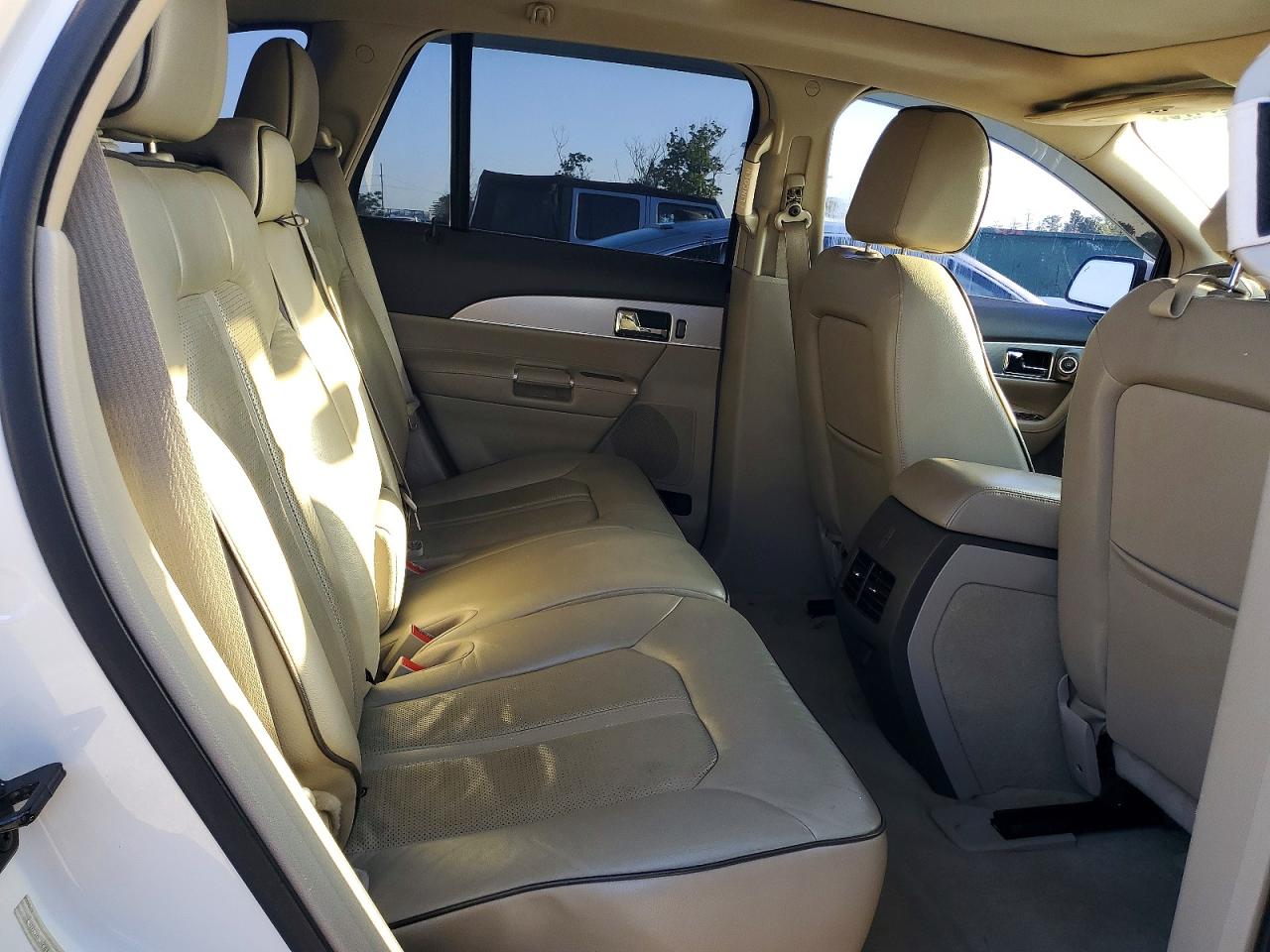 2013 LINCOLN TOWNHOUSE MKX photo 31