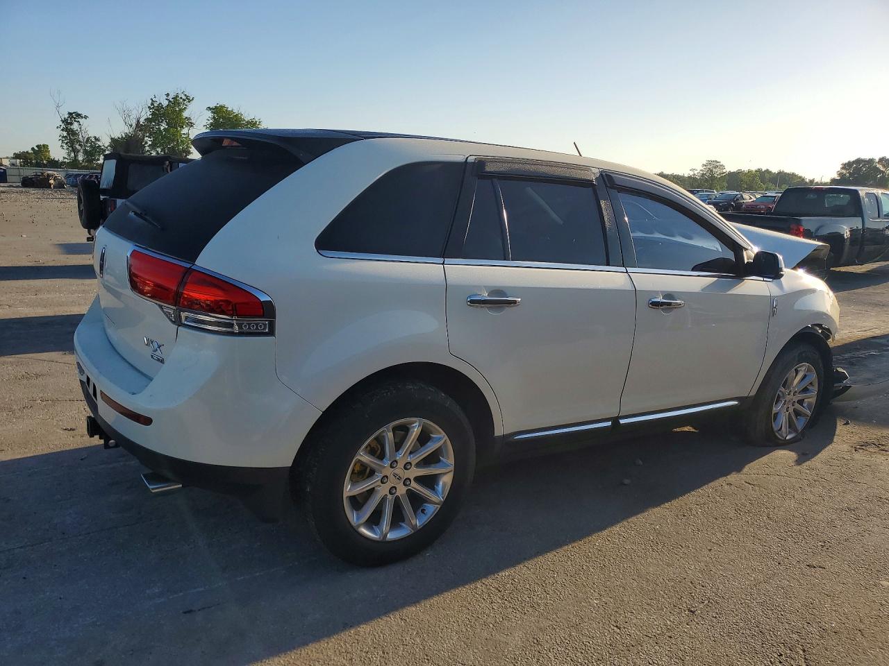 2013 LINCOLN TOWNHOUSE MKX photo 7