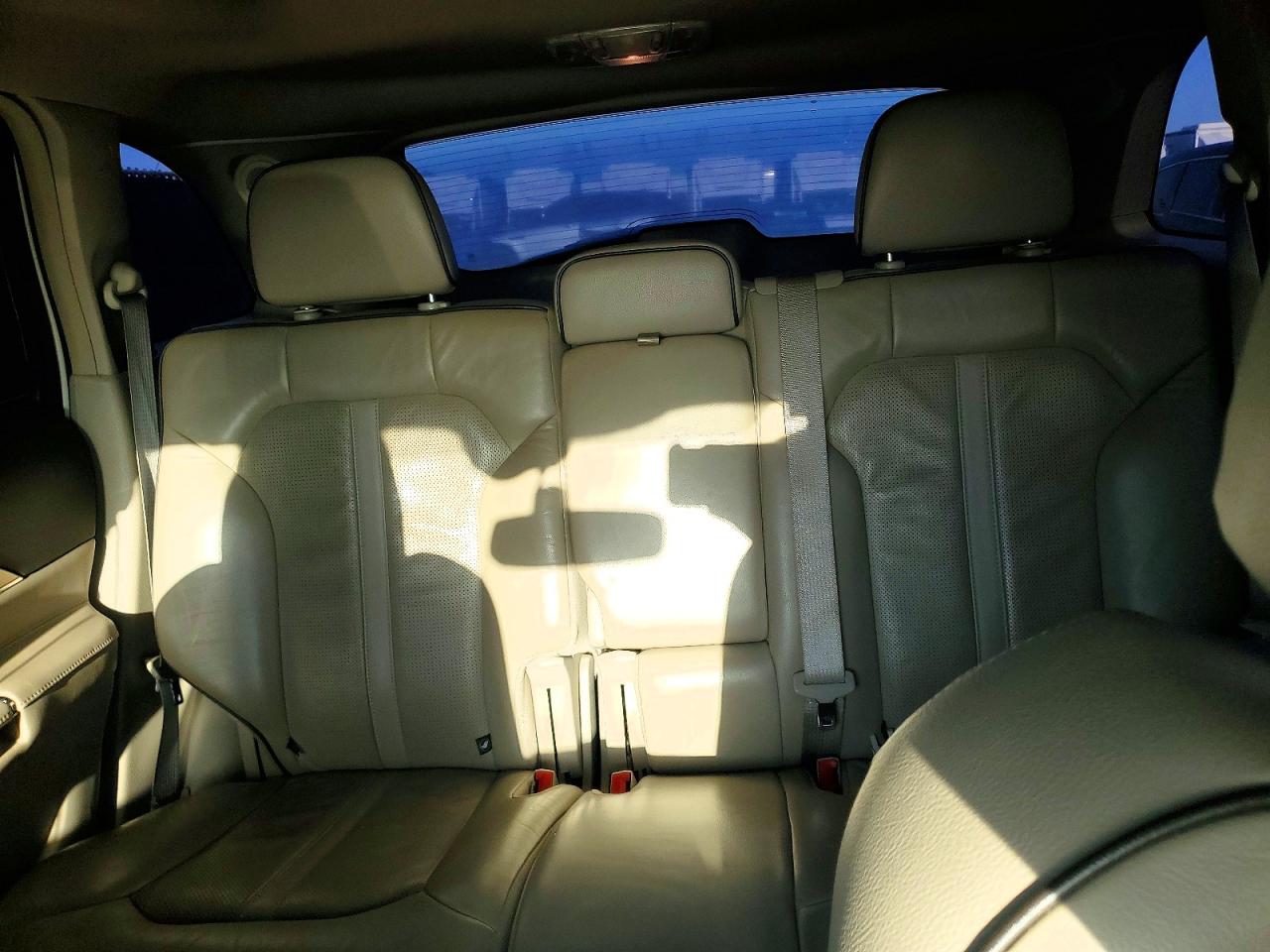 2013 LINCOLN TOWNHOUSE MKX photo 28