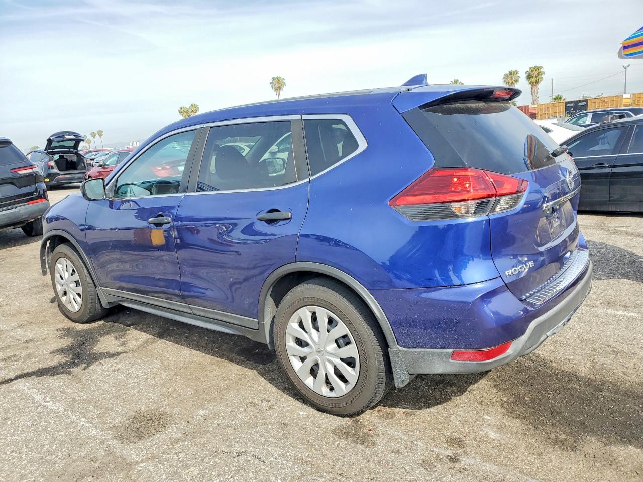 2017 NISSAN ROGUE SV photo 3