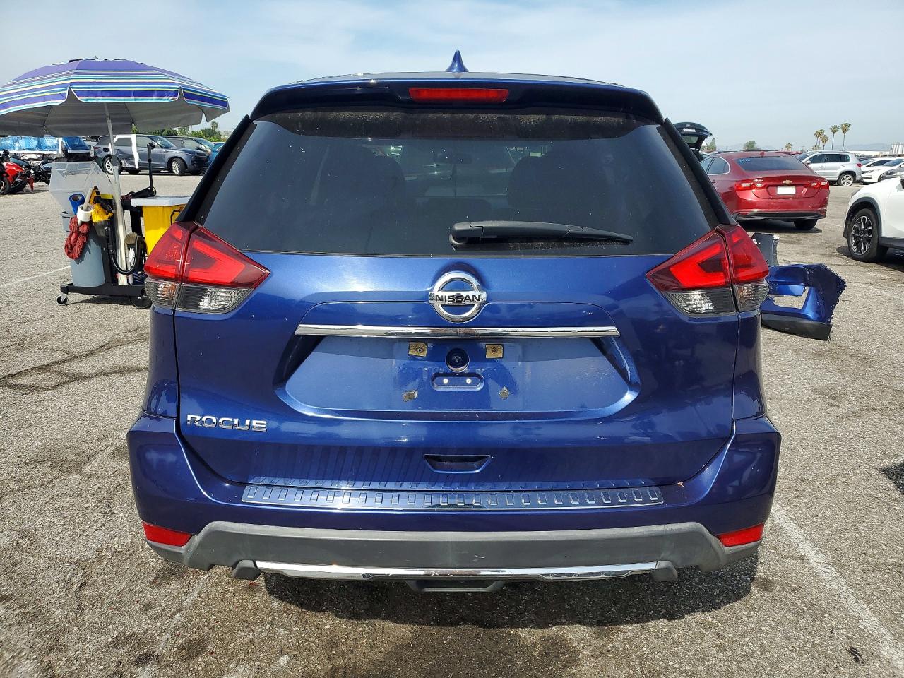 2017 NISSAN ROGUE SV photo 11