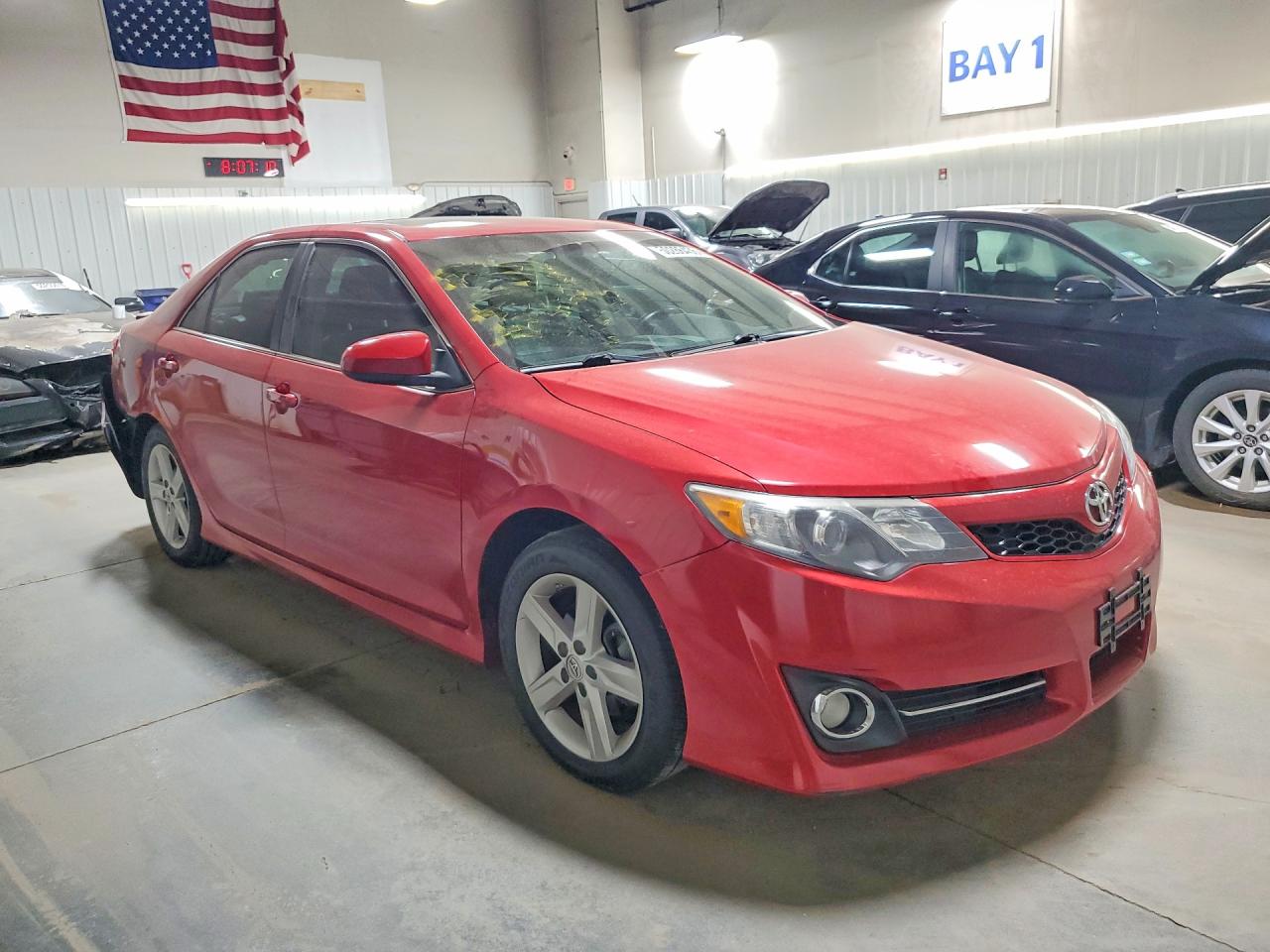2014 TOYOTA CAMRY SE photo 4