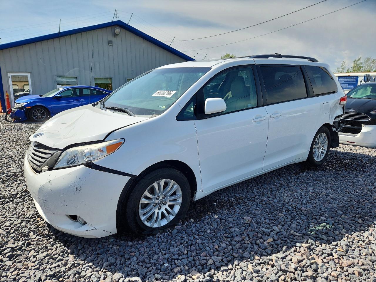2014 TOYOTA SIENNA