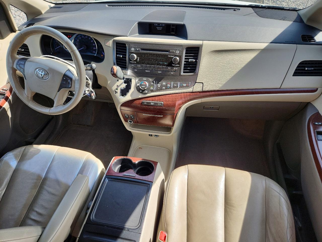 2014 TOYOTA SIENNA XLE 8-PASSENGER photo 22