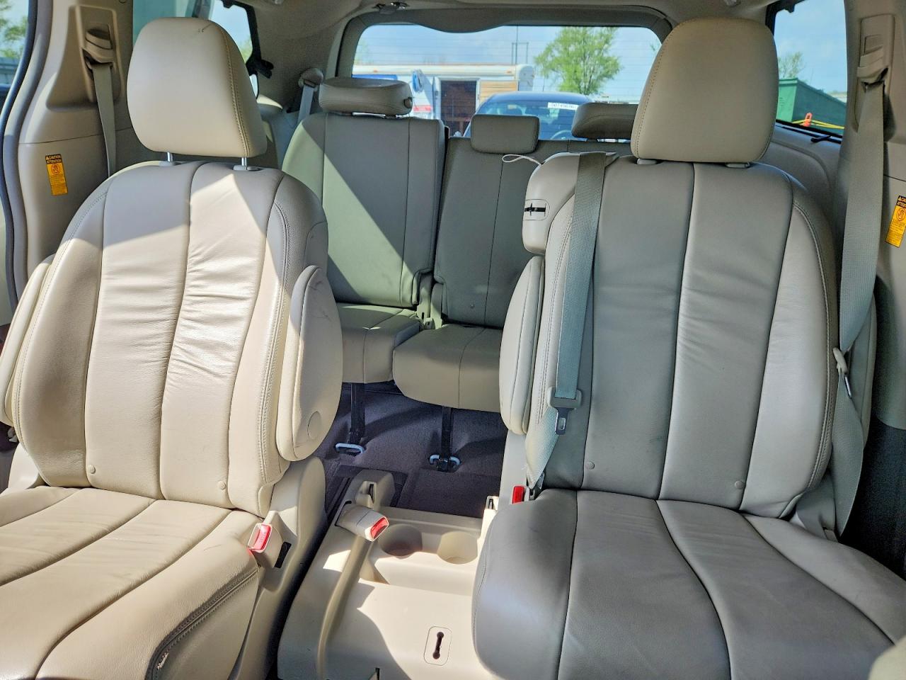 2014 TOYOTA SIENNA XLE 8-PASSENGER photo 28
