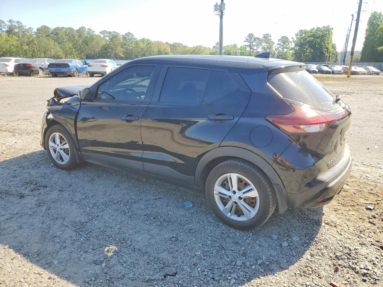 2022 NISSAN KICKS S photo 3