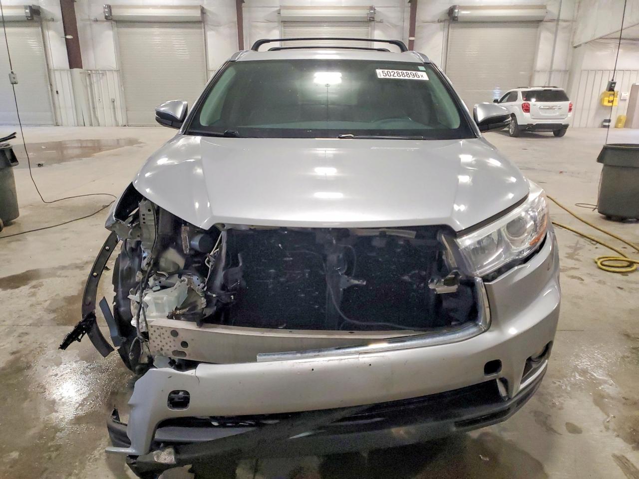2016 TOYOTA HIGHLANDER XLE photo 9