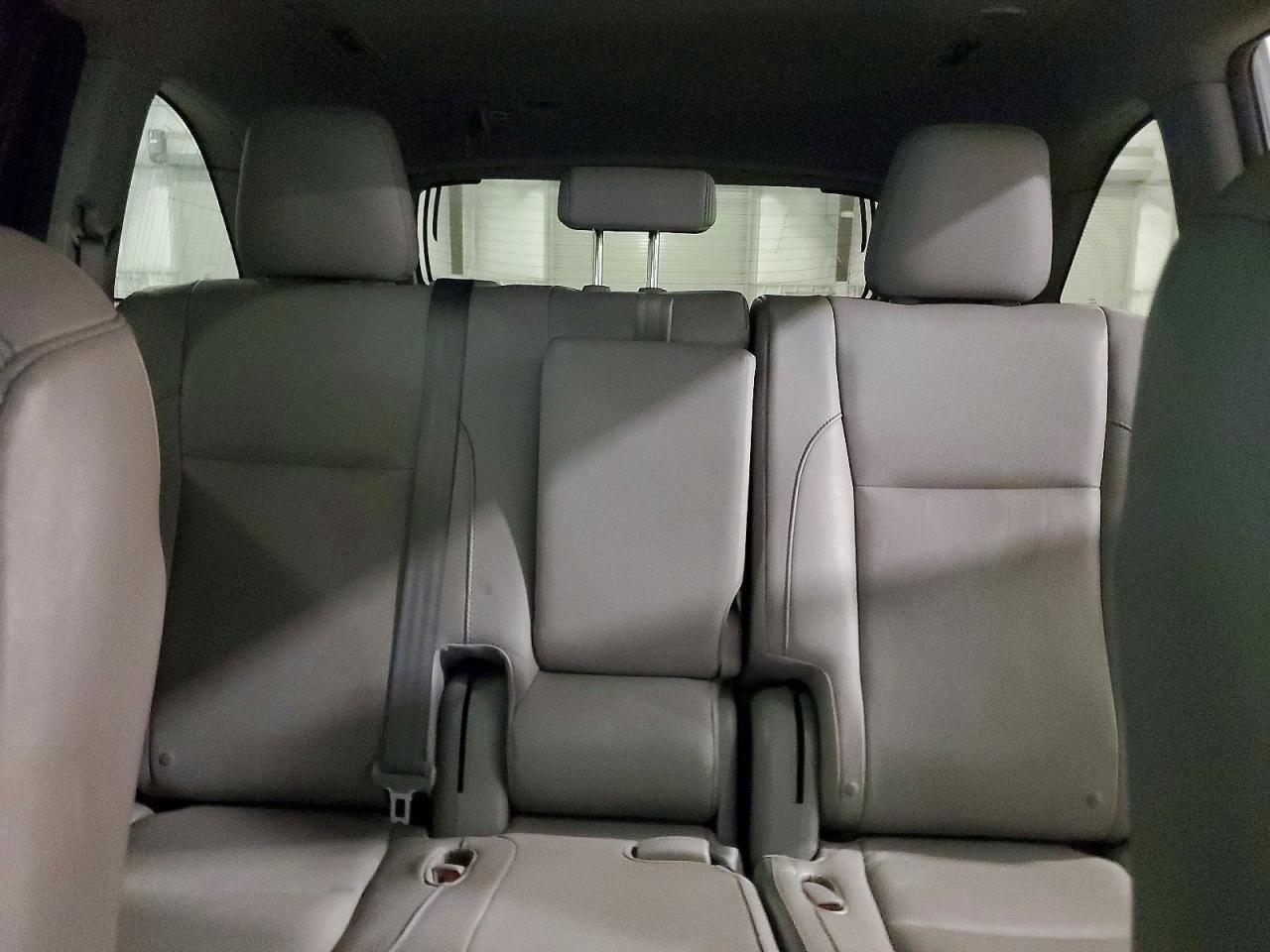 2016 TOYOTA HIGHLANDER XLE photo 19