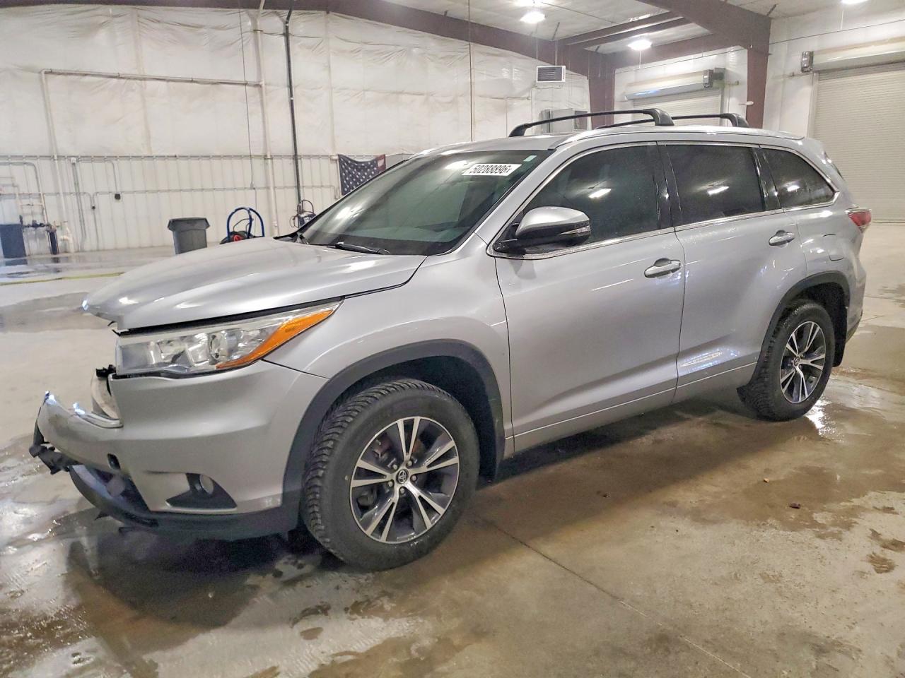 2016 TOYOTA HIGHLANDER