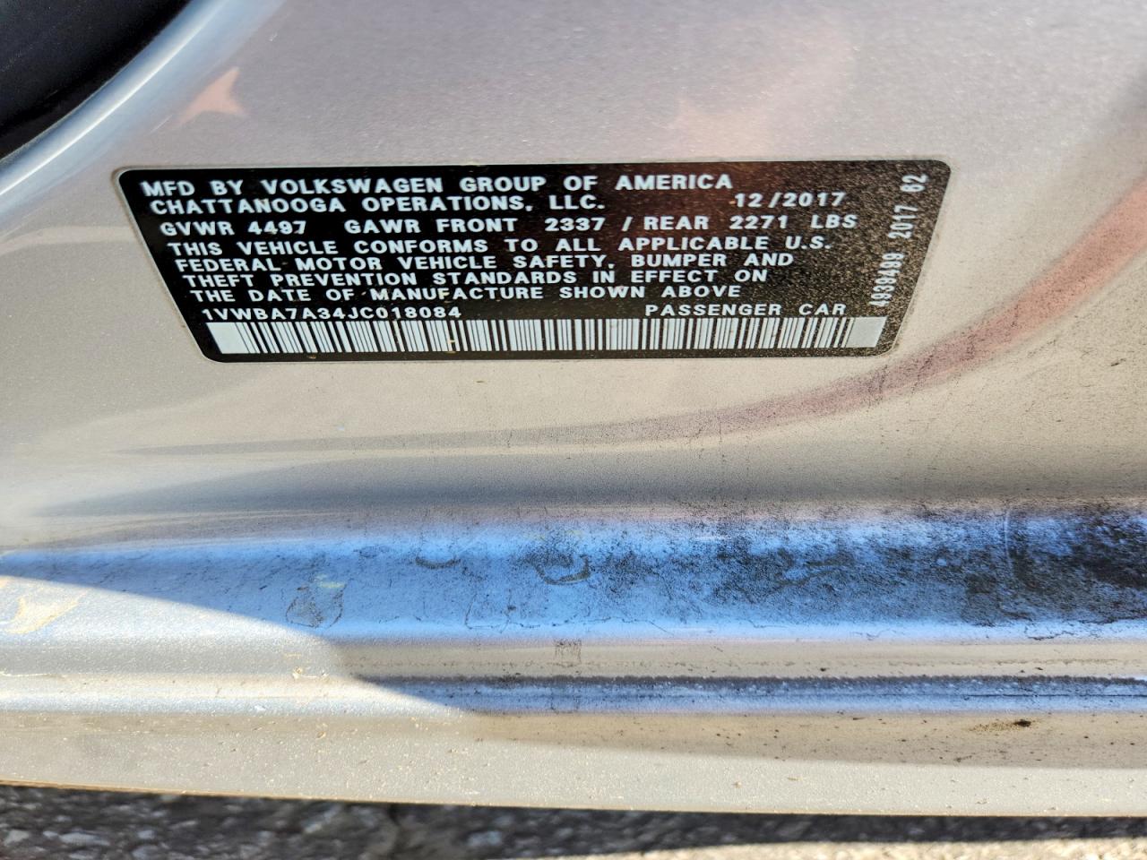 2018 VOLKSWAGEN PASSAT photo 12