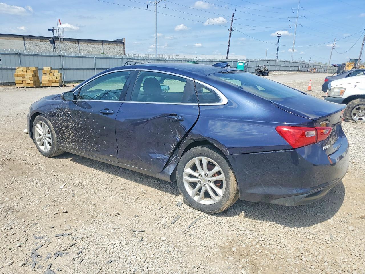 2016 CHEVROLET MALIBU LT photo 3