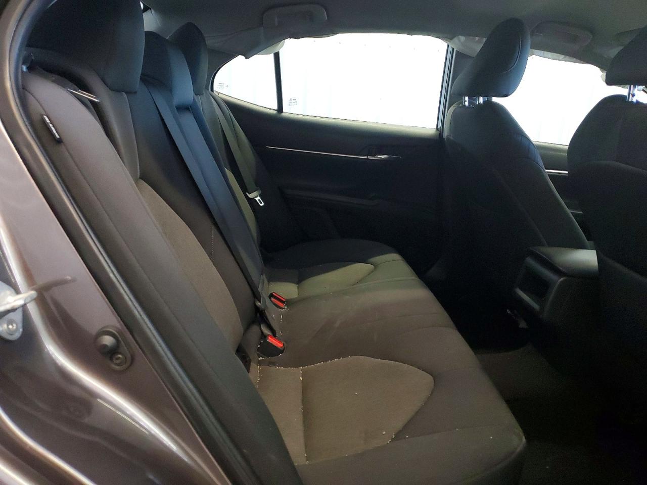 2021 TOYOTA CAMRY LE photo 19