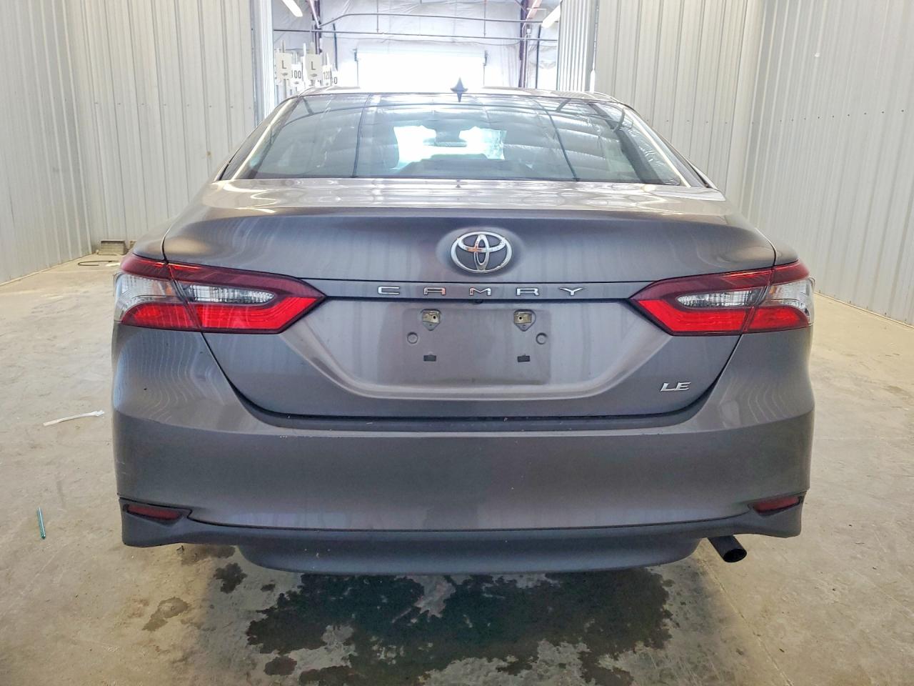 2021 TOYOTA CAMRY LE photo 11