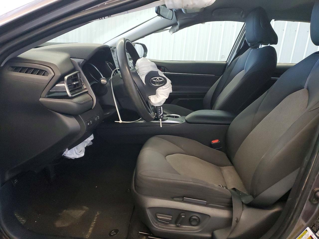 2021 TOYOTA CAMRY LE photo 13