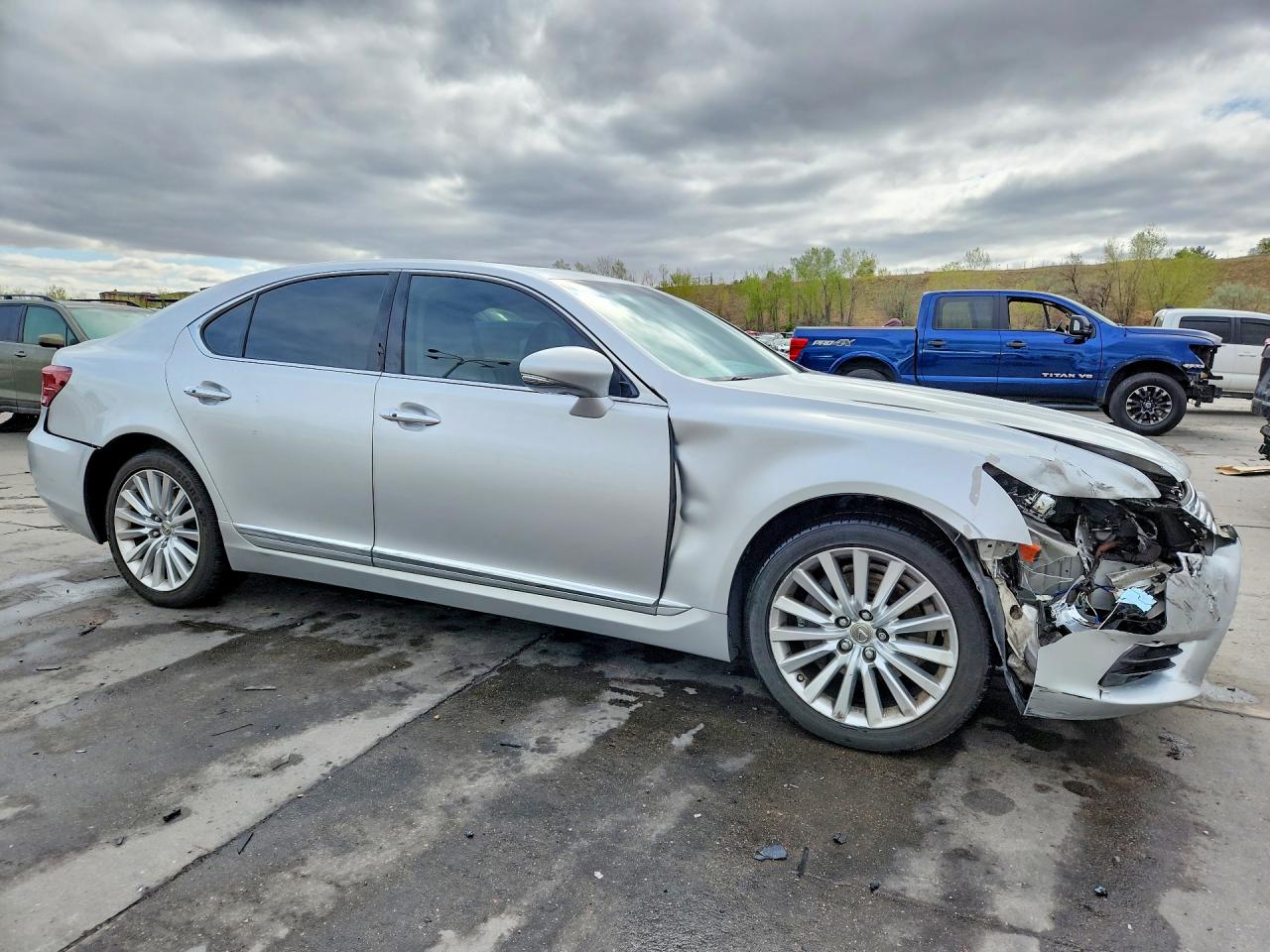 2013 LEXUS LS 460 photo 10