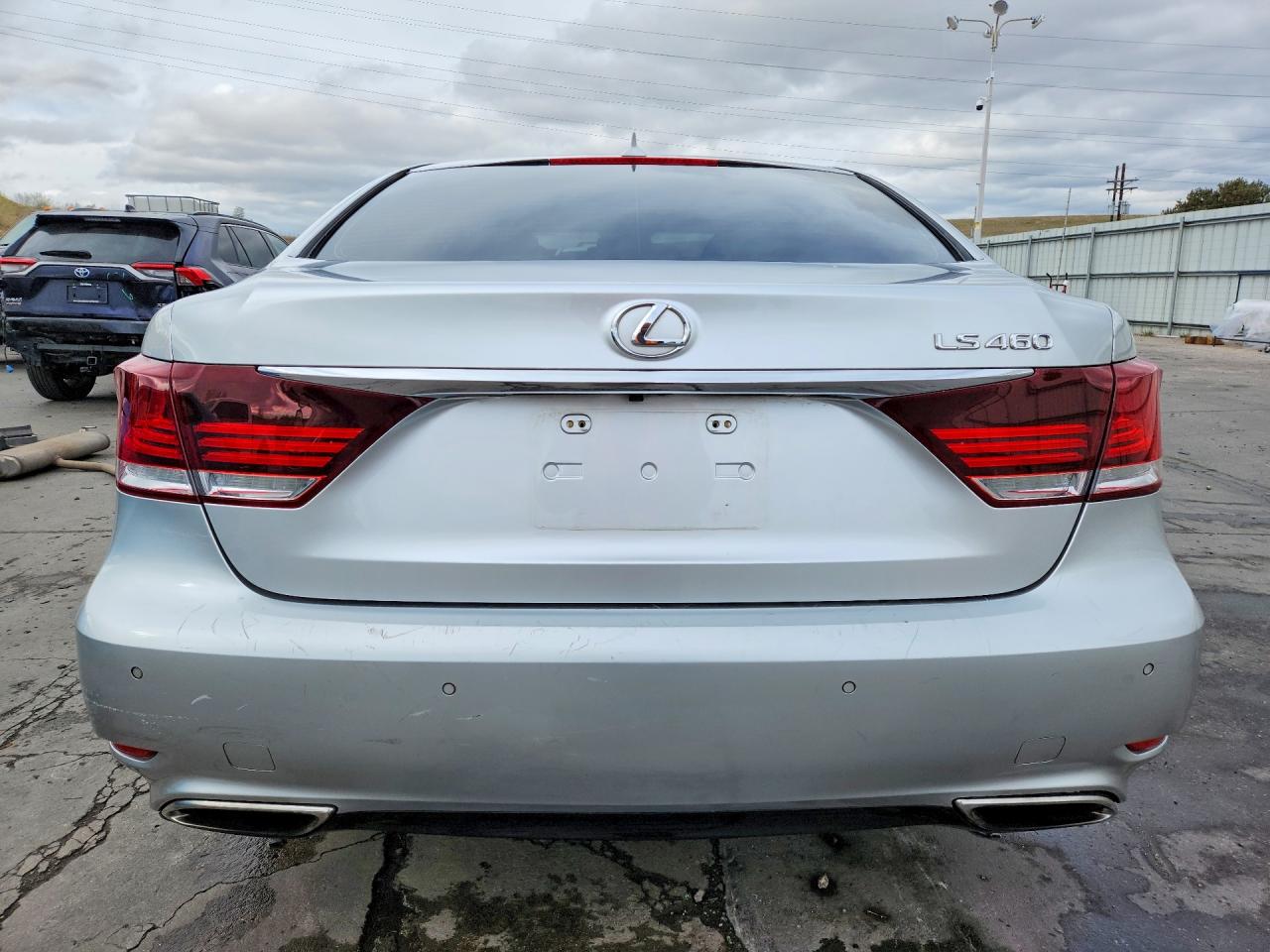 2013 LEXUS LS 460 photo 16