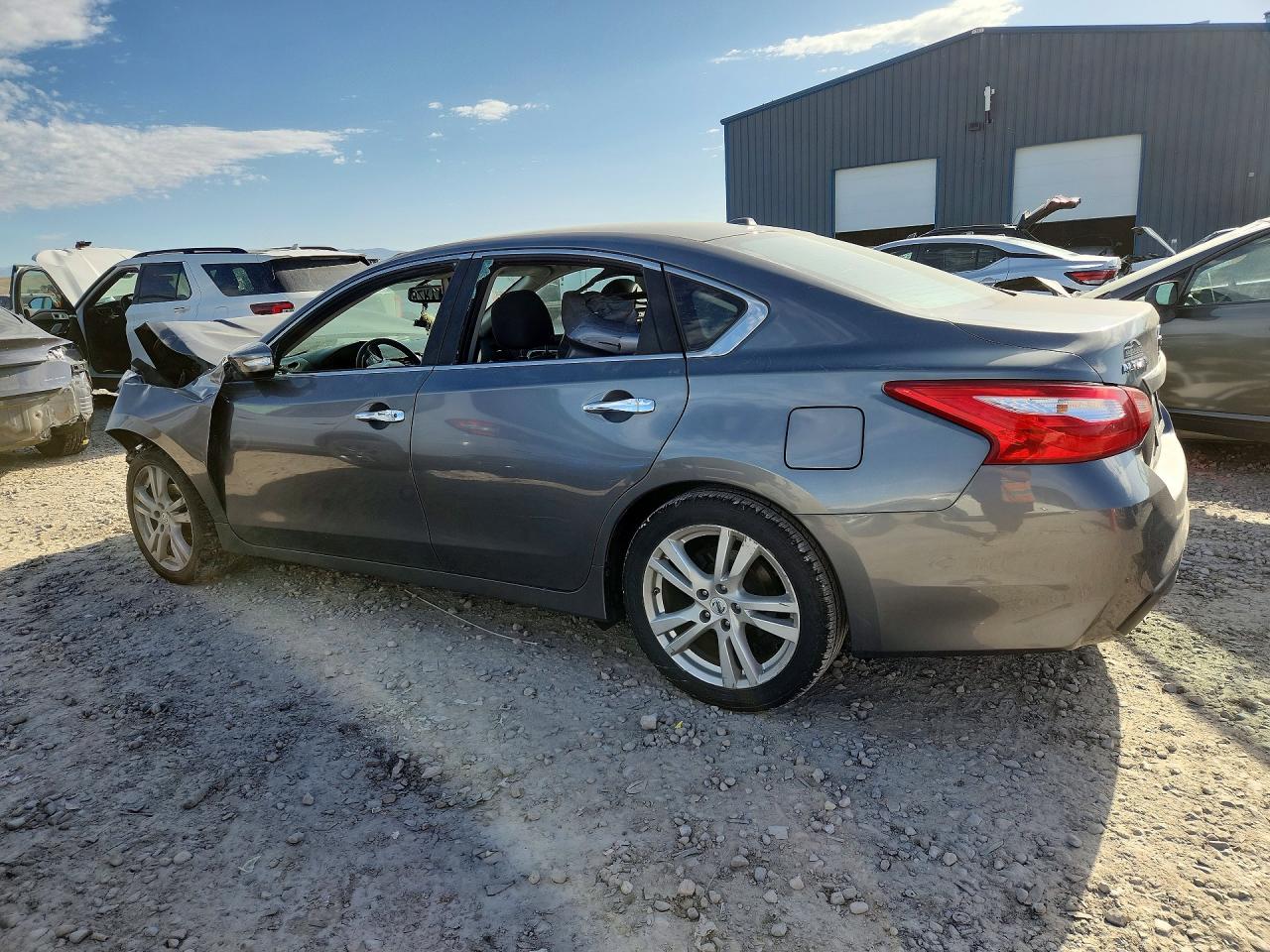2016 NISSAN ALTIMA photo 3