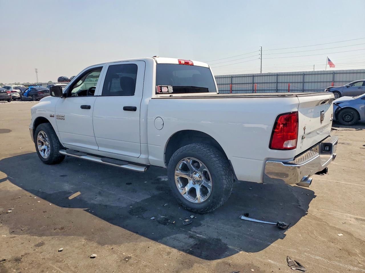 2019 RAM 1500 CLASSIC TRADESMAN photo 3