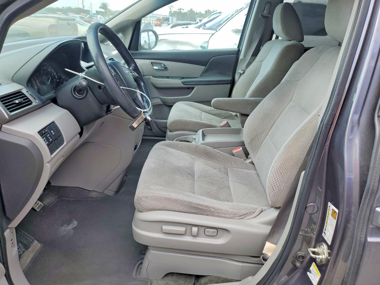 2016 HONDA ODYSSEY SE photo 13