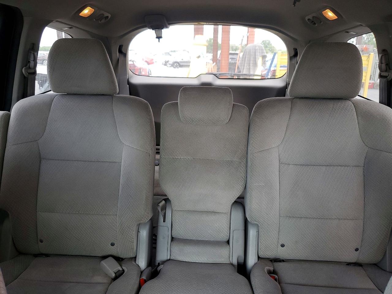 2016 HONDA ODYSSEY SE photo 19