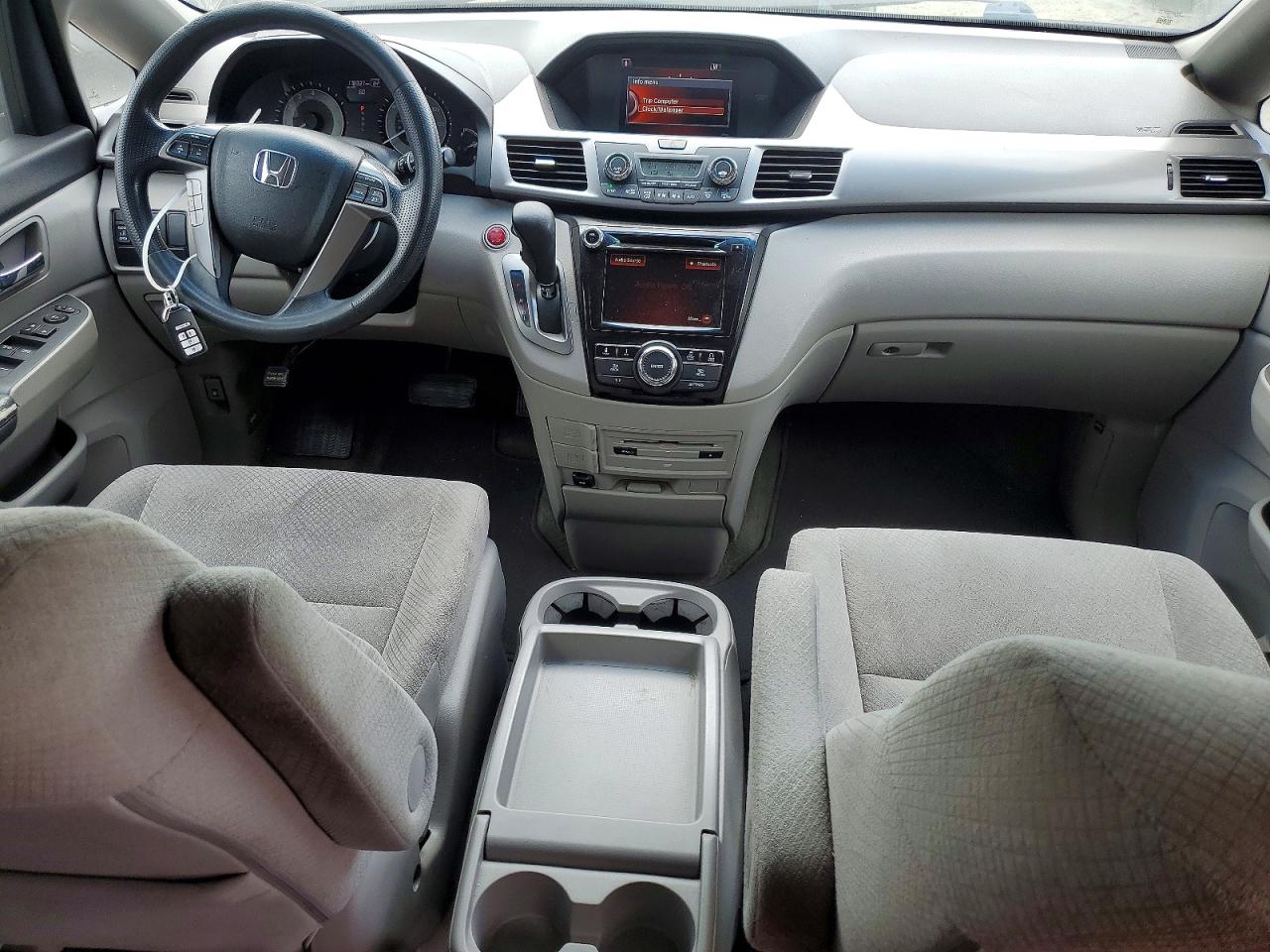 2016 HONDA ODYSSEY SE photo 15