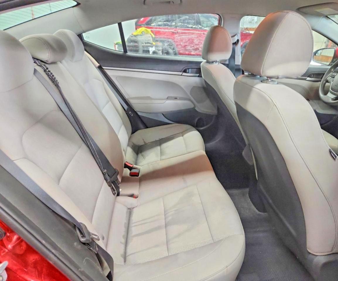 2017 HYUNDAI ELANTRA SE photo 19