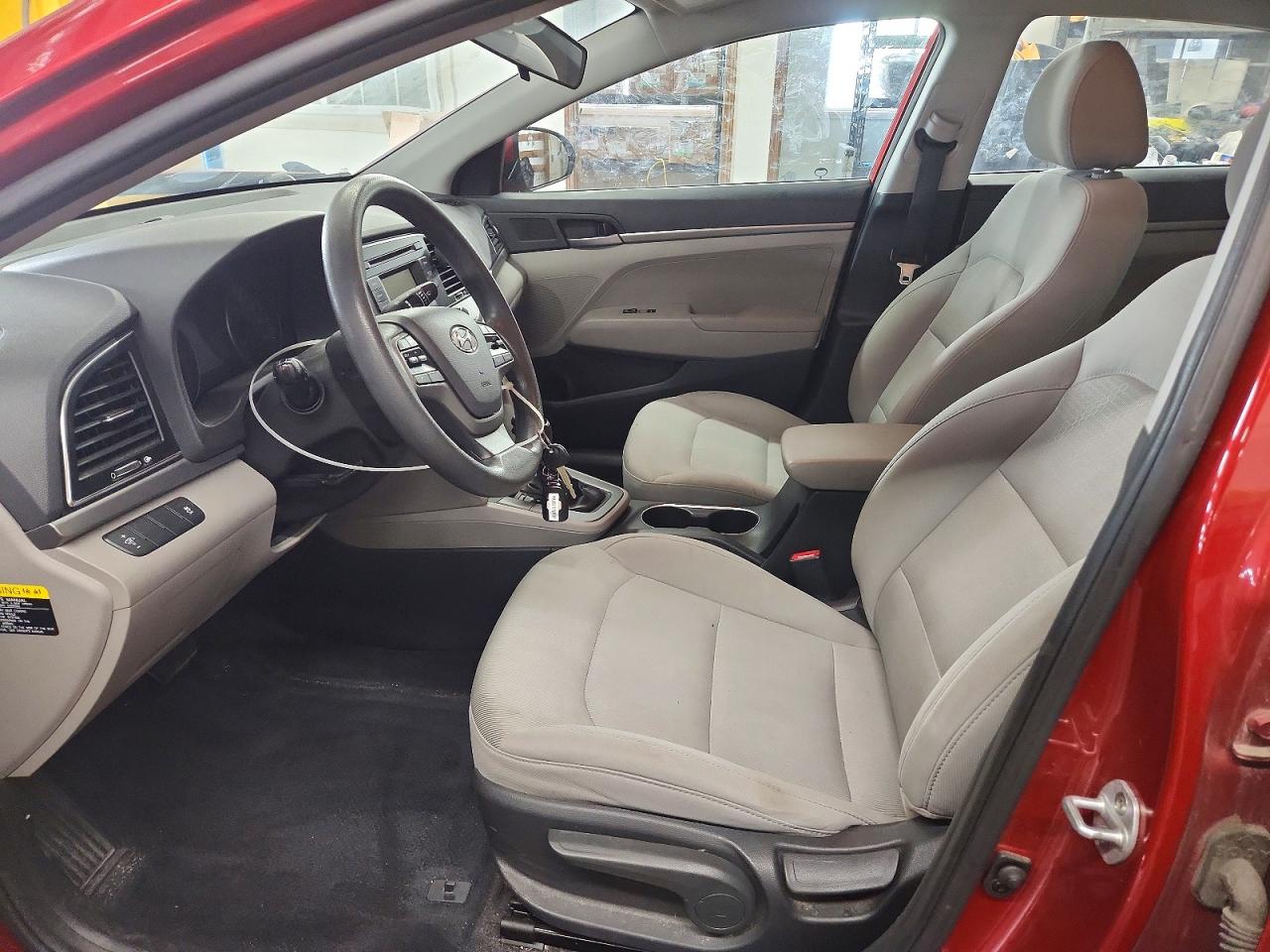 2017 HYUNDAI ELANTRA SE photo 13