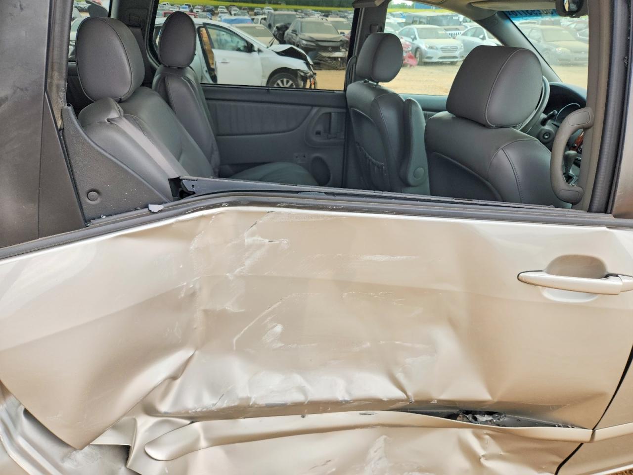 2008 TOYOTA SIENNA XLE photo 21