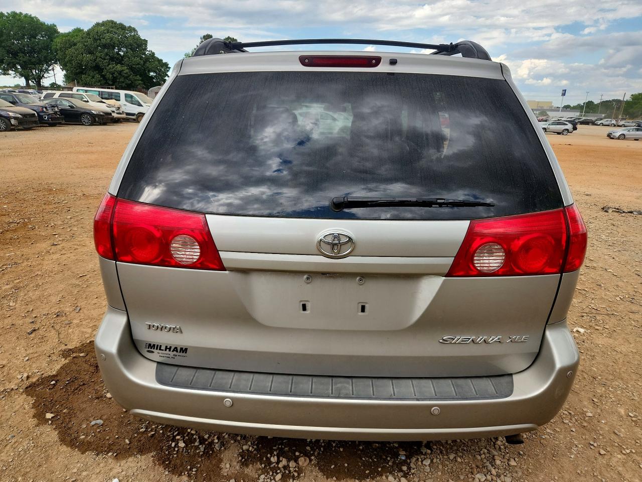 2008 TOYOTA SIENNA XLE photo 11