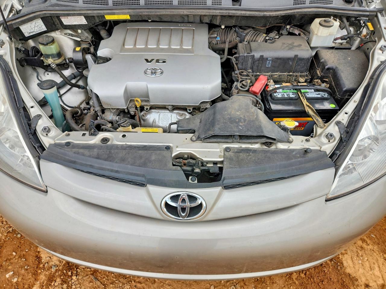 2008 TOYOTA SIENNA XLE photo 23