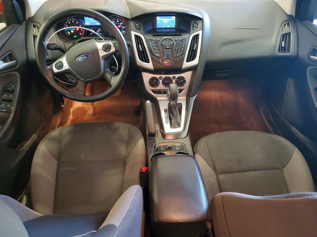2014 FORD FOCUS SE photo 8