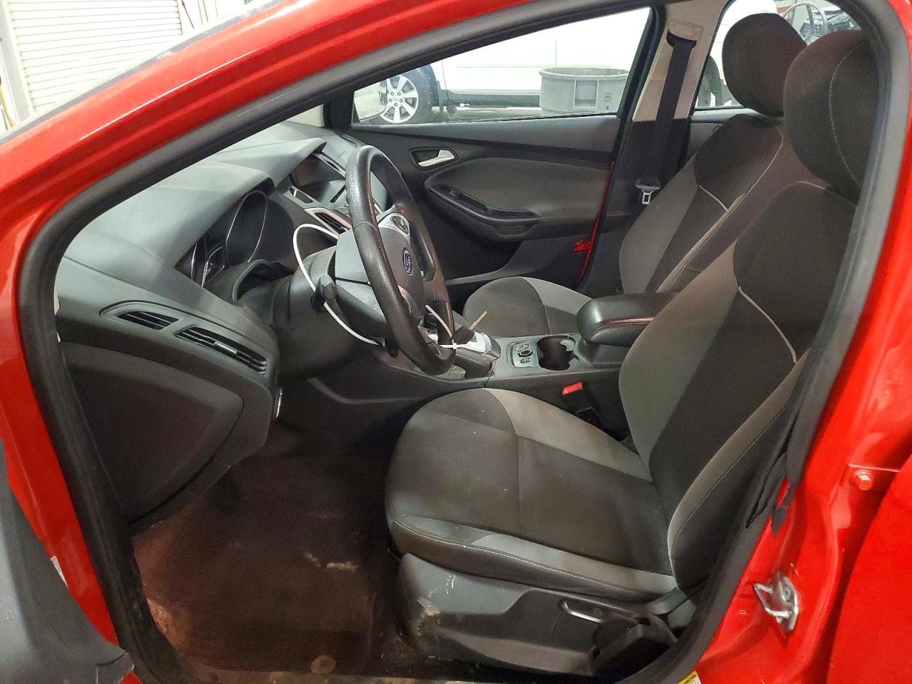 2014 FORD FOCUS SE photo 7