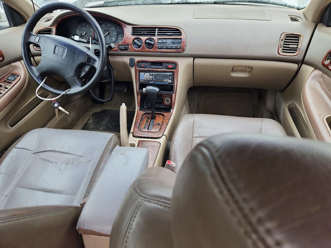 1997 HONDA ACCORD LX photo 8