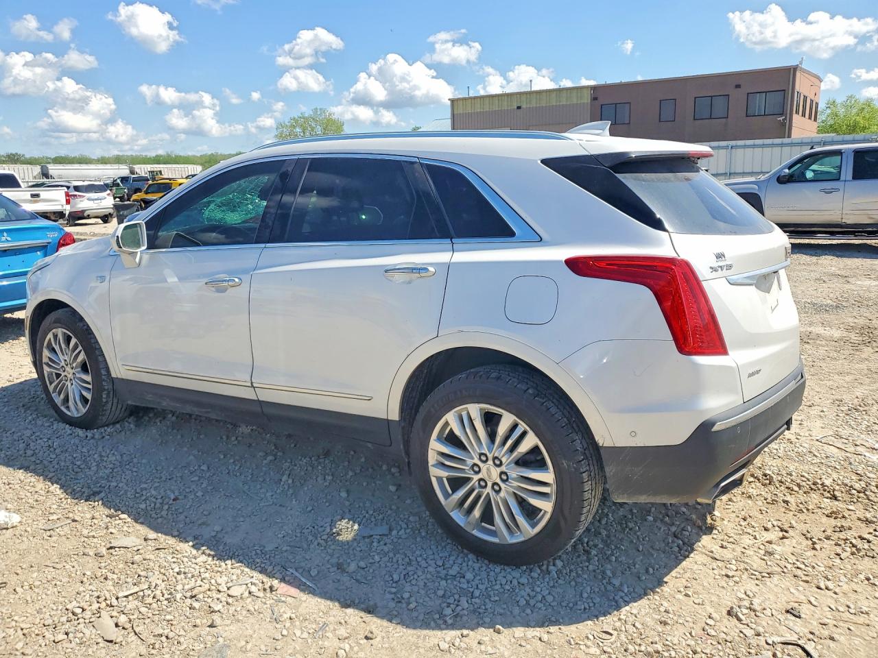 2018 CADILLAC XT5 PREMIUM LUXURY photo 2