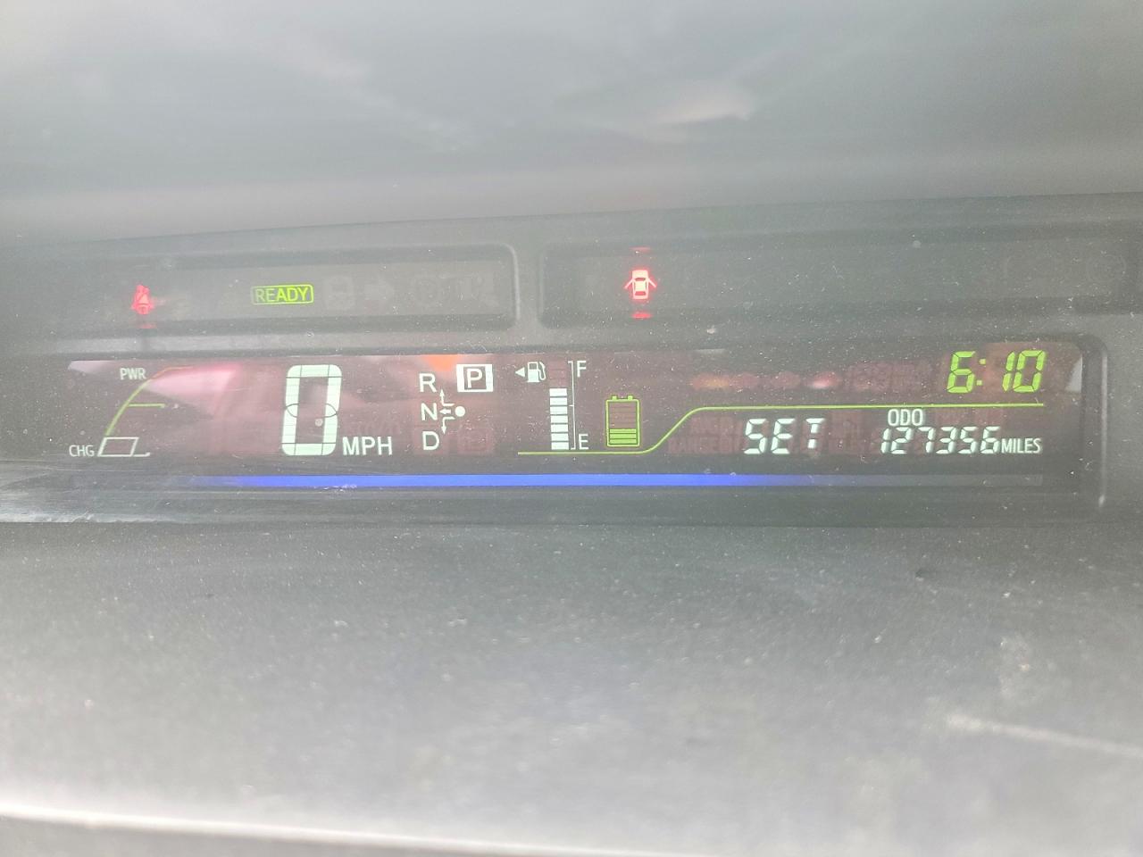 2015 TOYOTA PRIUS photo 17