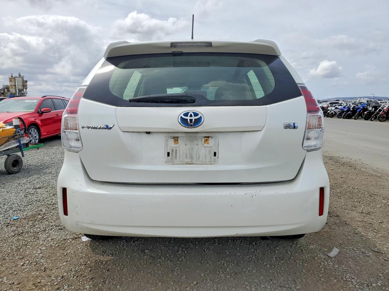 2015 TOYOTA PRIUS photo 11
