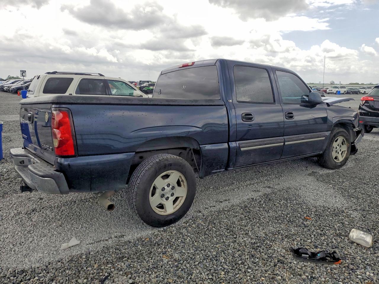 2005 CHEVROLET SILVERADO C1500 photo 5