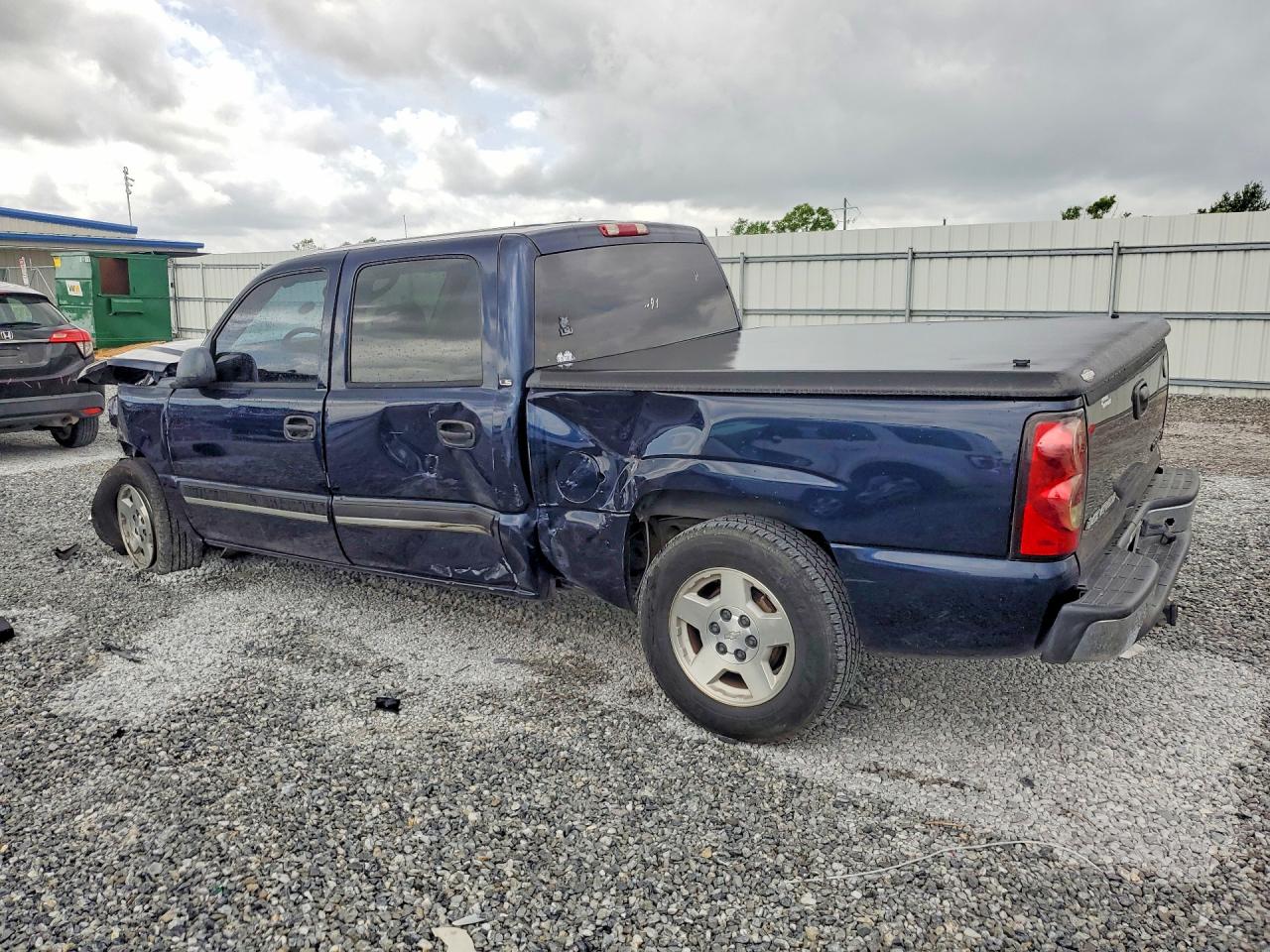 2005 CHEVROLET SILVERADO C1500 photo 3