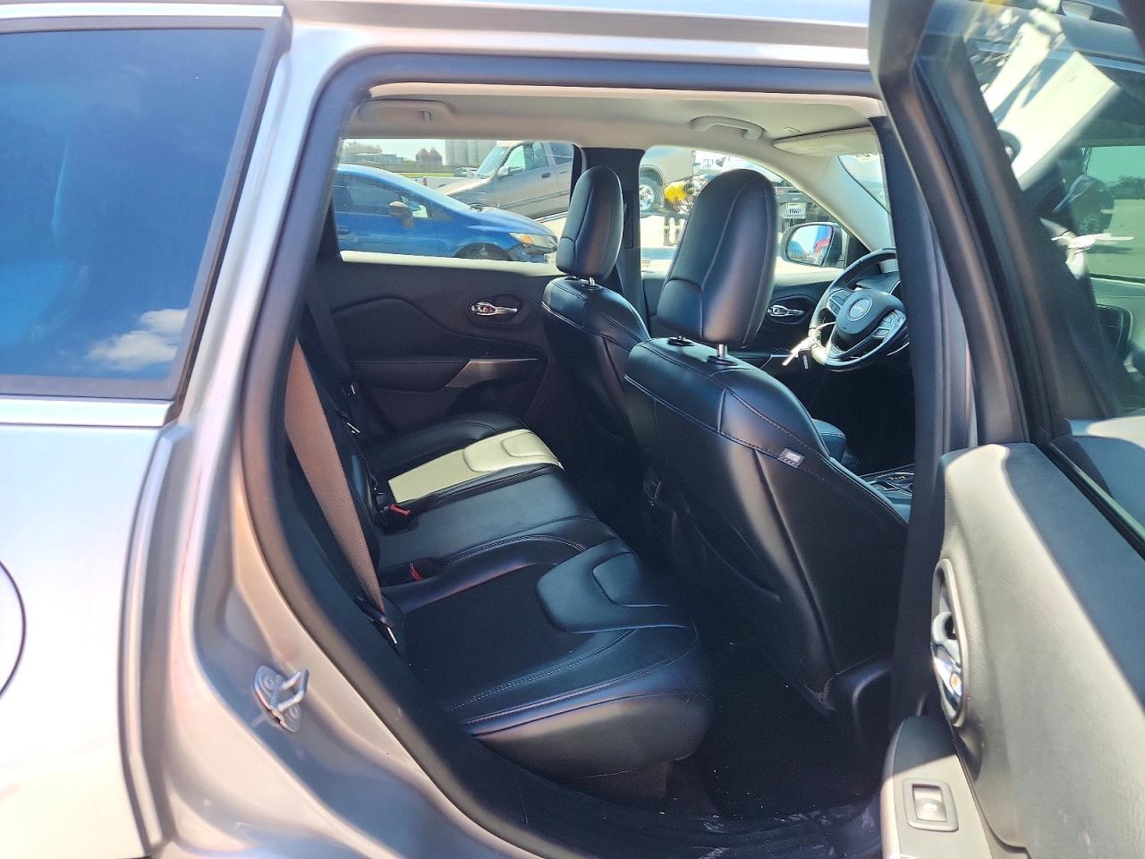 2019 JEEP CHEROKEE LATITUDE PLUS photo 19