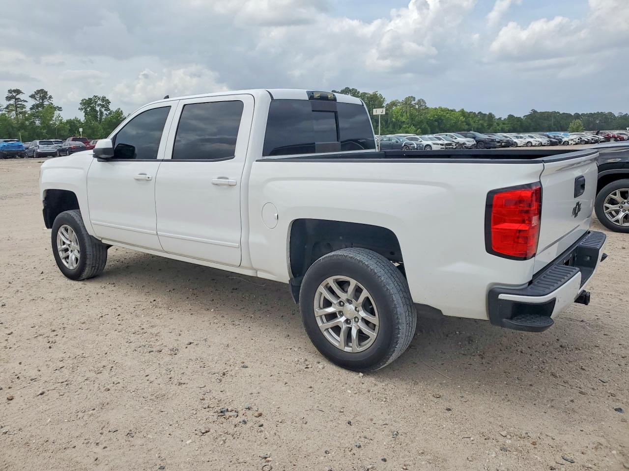 2018 CHEVROLET SILVERADO K1500 LT photo 4