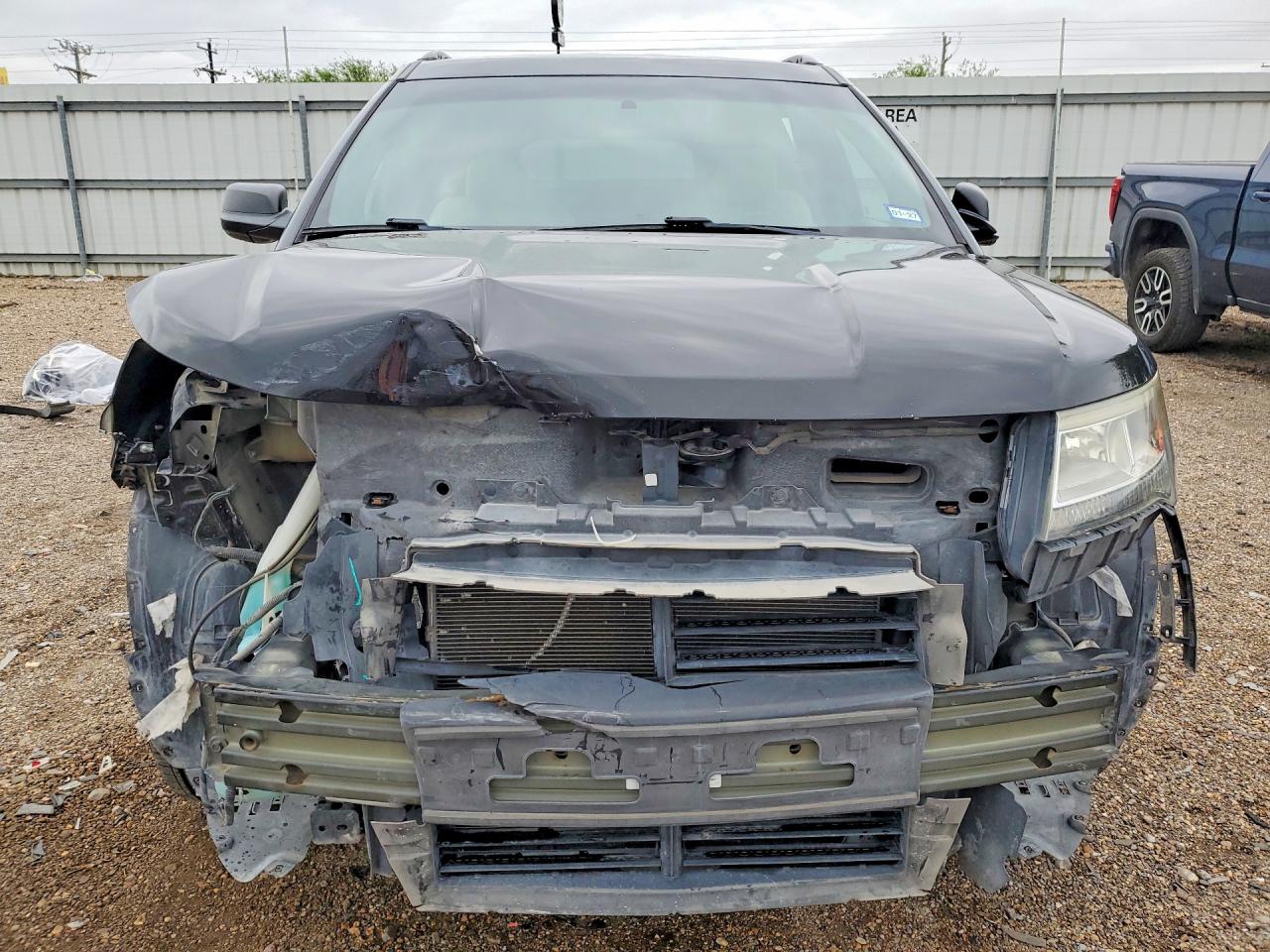 2019 FORD EXPLORER photo 9