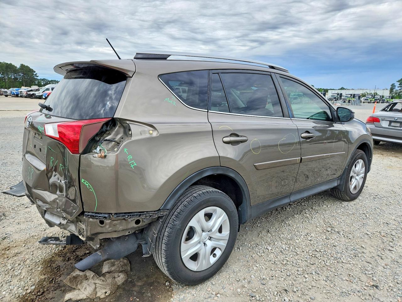 2014 TOYOTA RAV4 LE photo 7
