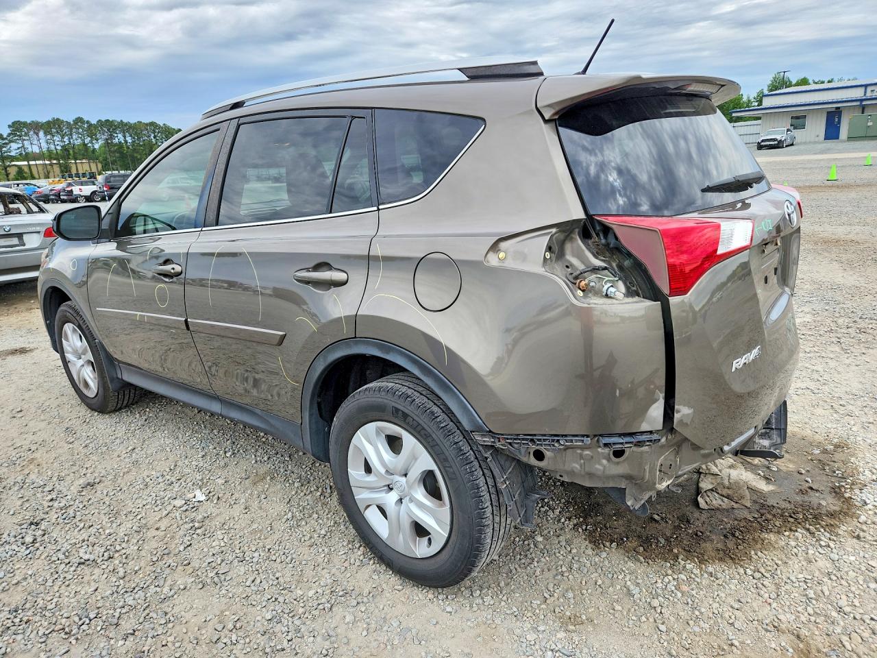 2014 TOYOTA RAV4 LE photo 4