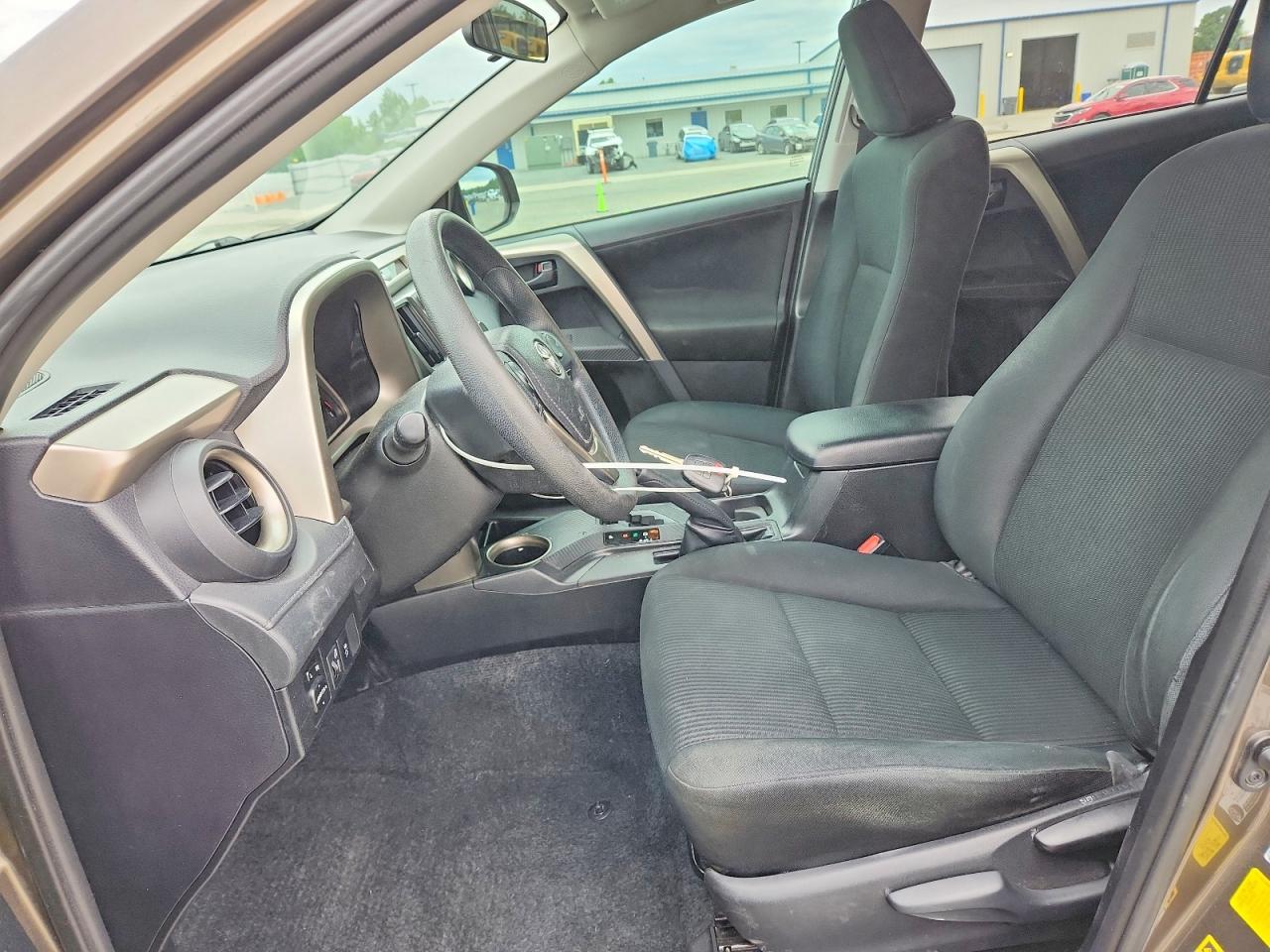 2014 TOYOTA RAV4 LE photo 19