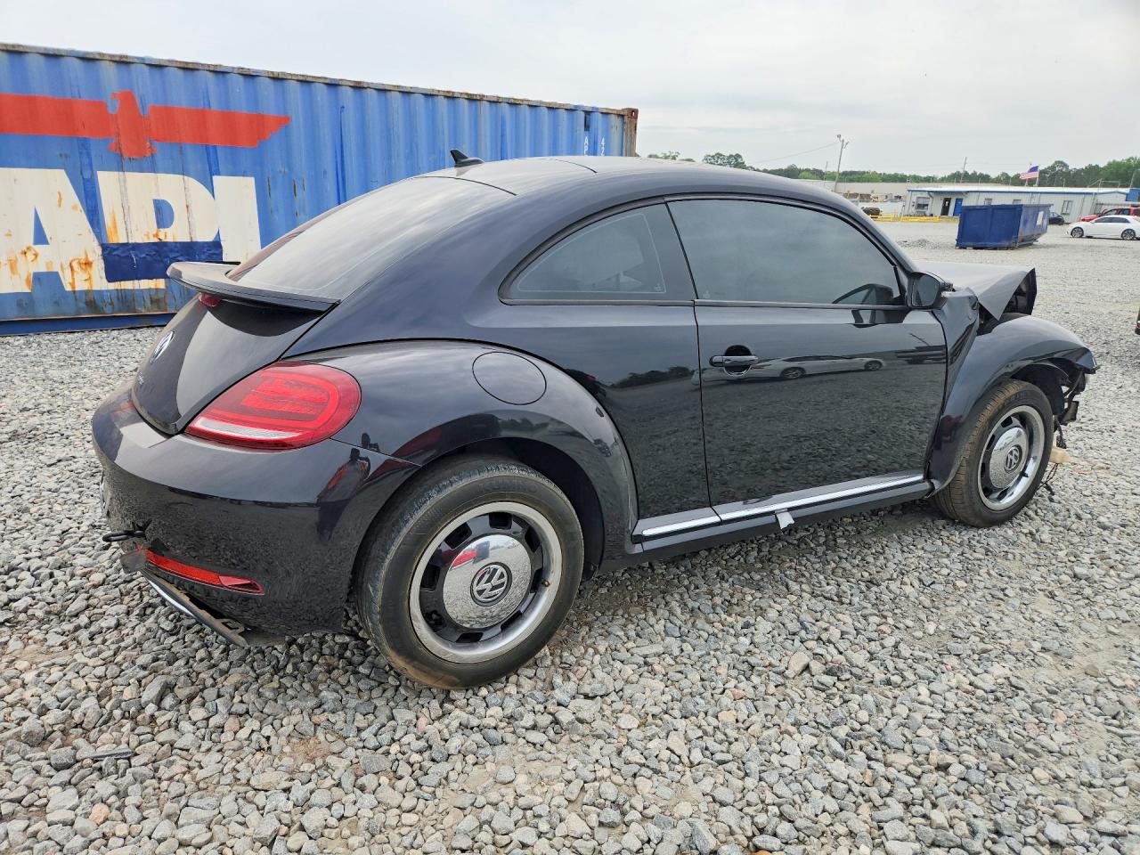 2018 VOLKSWAGEN BEETLE S photo 5