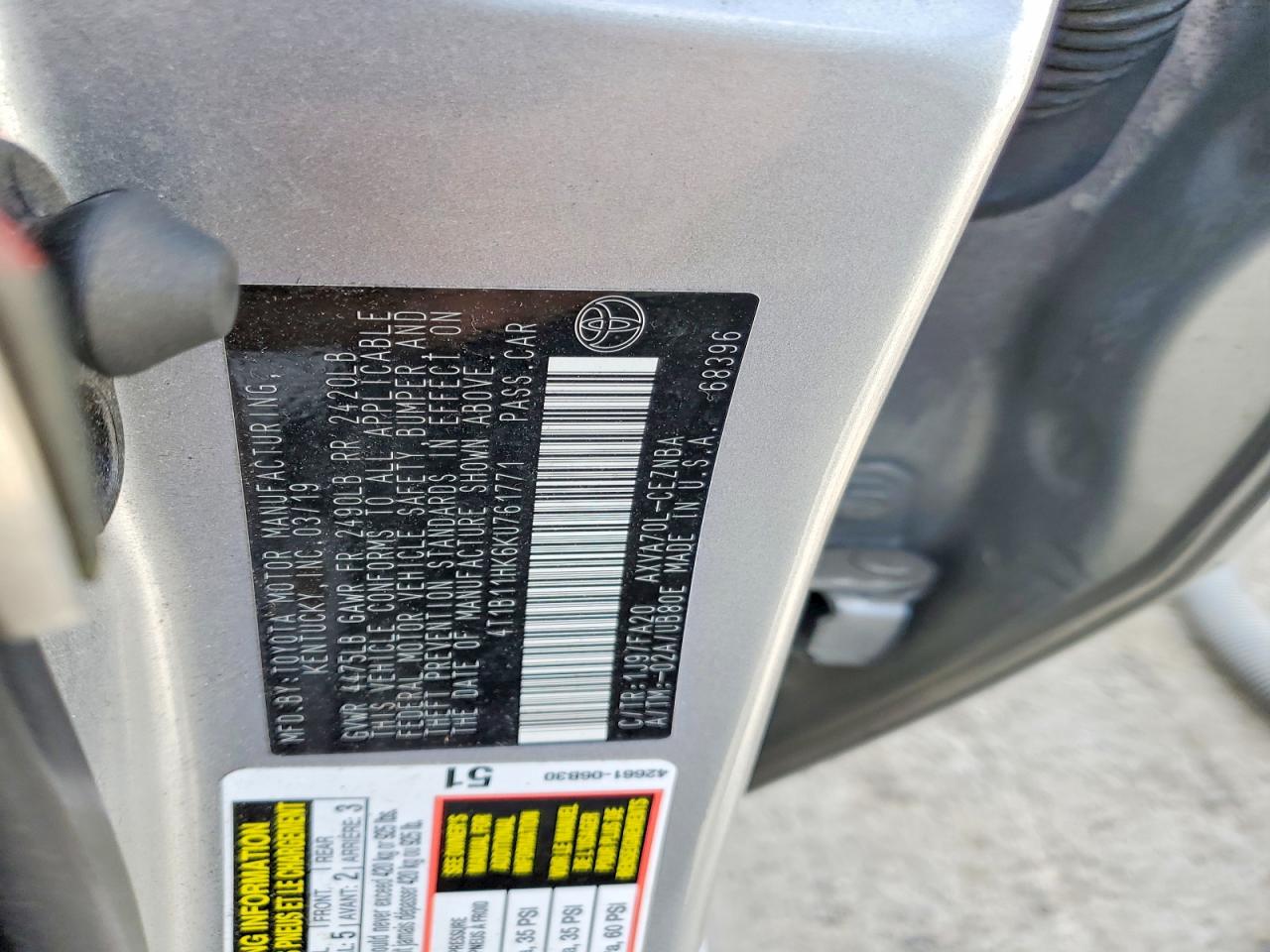 2019 TOYOTA CAMRY LE photo 12